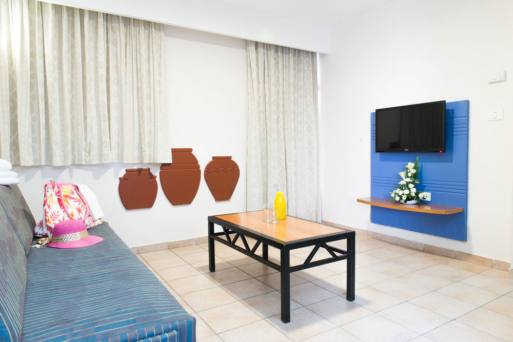 Club In Apartment